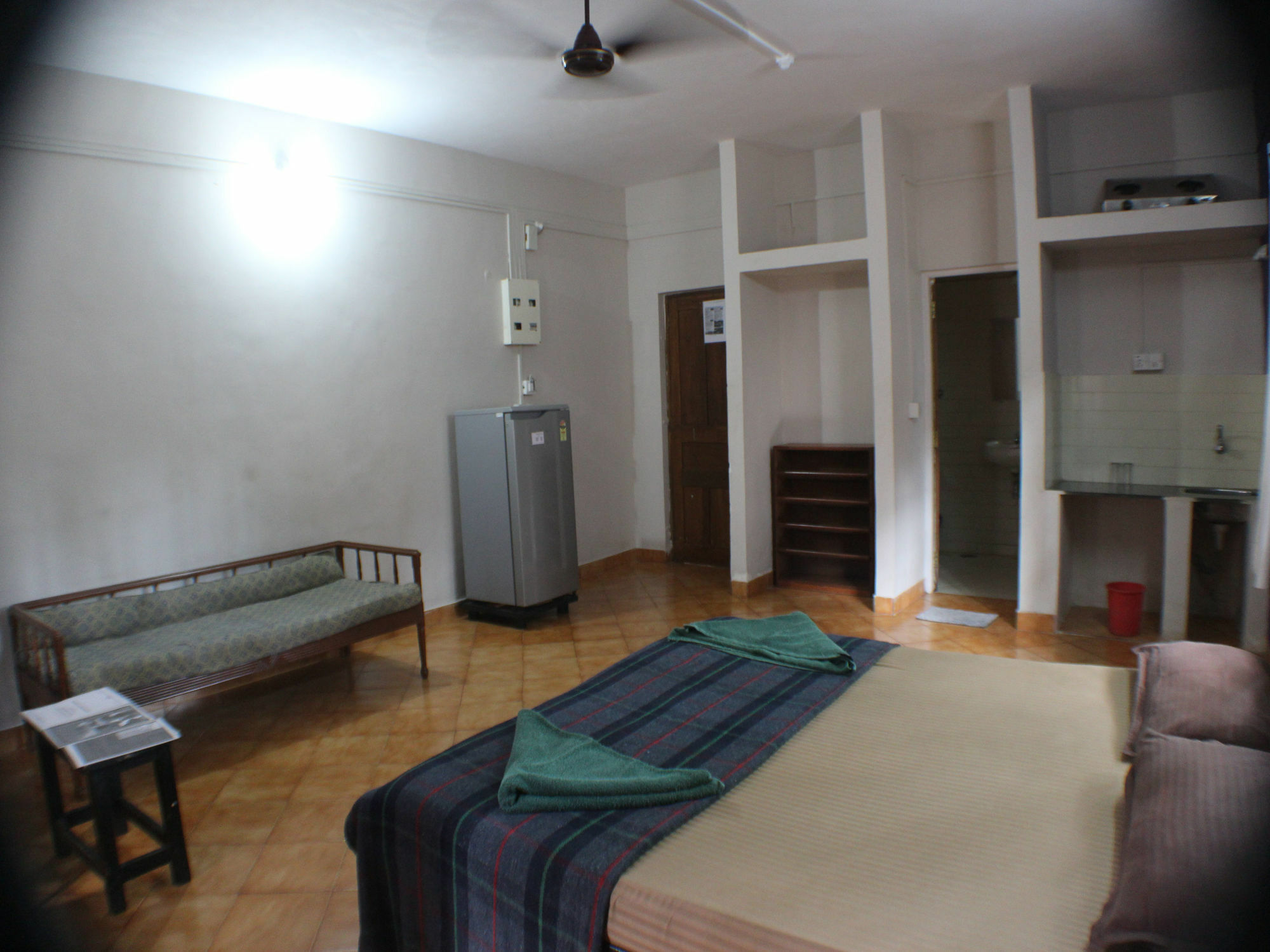 Oyo Stayout Hotel 2*