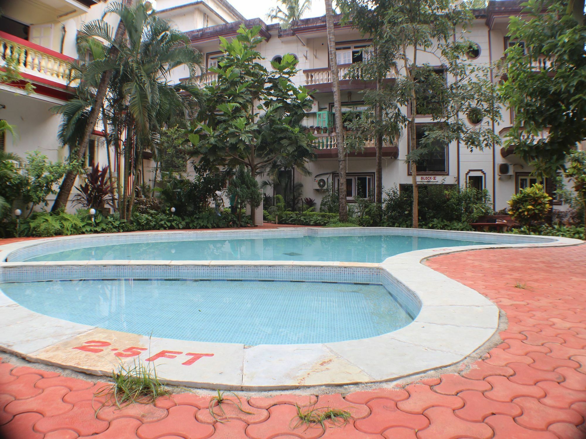 Oyo Stayout Hotel 2*